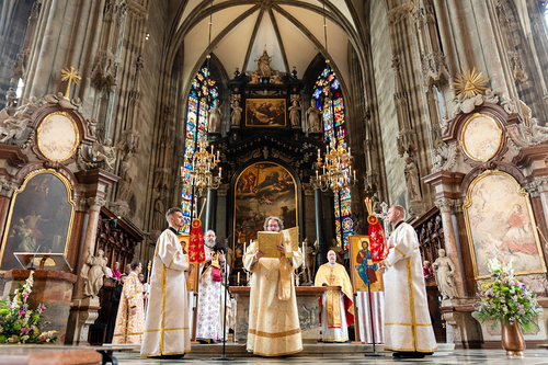 Priesterweihe Byzantinischer Ritus im Stephansdom / Erzdiözese Wien/ Schönlaub