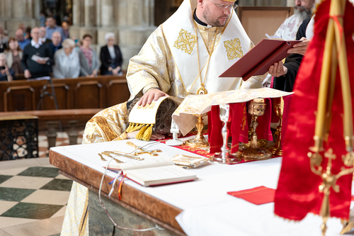 Priesterweihe Byzantinischer Ritus im Stephansdom / Erzdiözese Wien/ Schönlaub