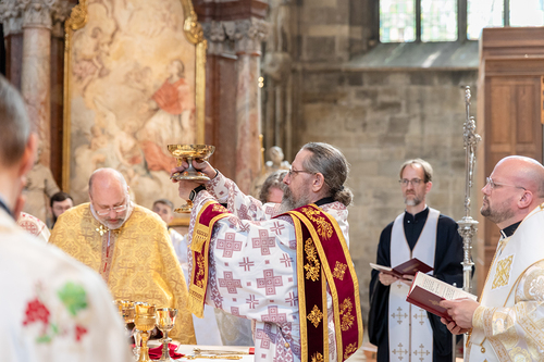 Priesterweihe Byzantinischer Ritus im Stephansdom / Erzdiözese Wien/ Schönlaub