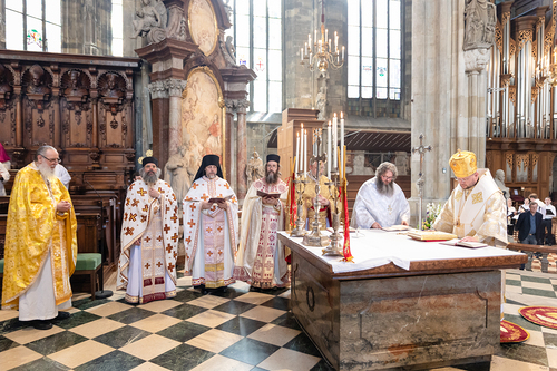 Priesterweihe Byzantinischer Ritus im Stephansdom / Erzdiözese Wien/ Schönlaub