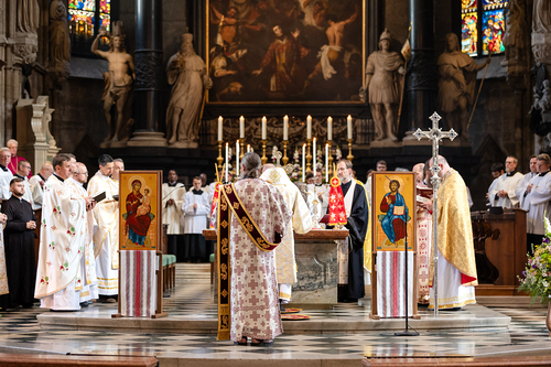 Priesterweihe Byzantinischer Ritus im Stephansdom / Erzdiözese Wien/ Schönlaub