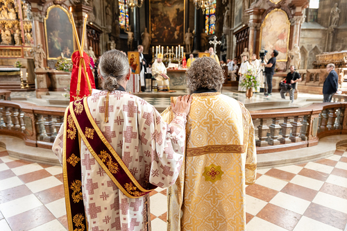 Priesterweihe Byzantinischer Ritus im Stephansdom / Erzdiözese Wien/ Schönlaub