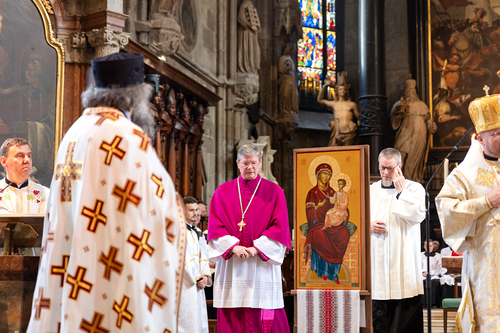 Priesterweihe Byzantinischer Ritus im Stephansdom / Erzdiözese Wien/ Schönlaub