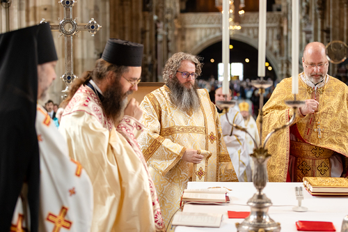 Priesterweihe Byzantinischer Ritus im Stephansdom / Erzdiözese Wien/ Schönlaub