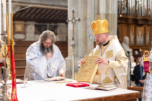 Priesterweihe Byzantinischer Ritus im Stephansdom / Erzdiözese Wien/ Schönlaub