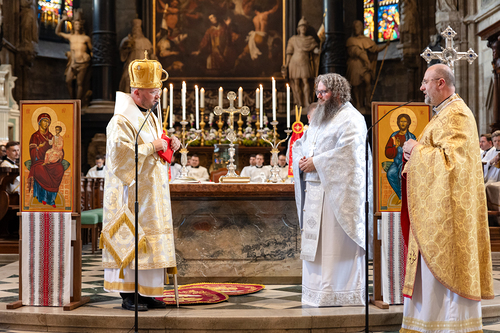 Priesterweihe Byzantinischer Ritus im Stephansdom / Erzdiözese Wien/ Schönlaub