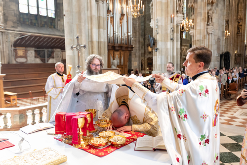 Priesterweihe Byzantinischer Ritus im Stephansdom / Erzdiözese Wien/ Schönlaub