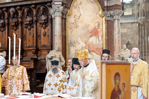 Priesterweihe Byzantinischer Ritus im Stephansdom / Erzdiözese Wien/ Schönlaub