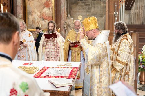 Priesterweihe Byzantinischer Ritus im Stephansdom / Erzdiözese Wien/ Schönlaub